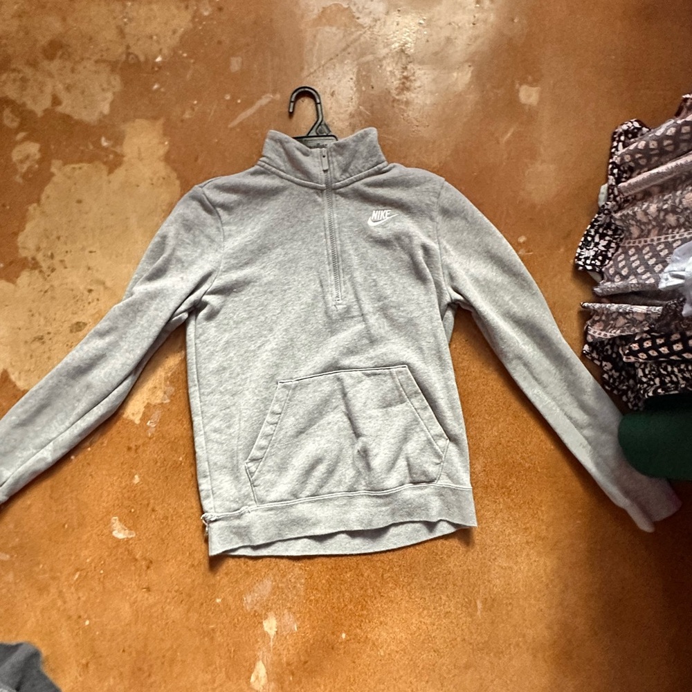 Nike Gray Sweatshirt Classic Knit Design